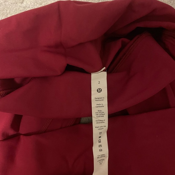 NWOT Lululemon Align™ HR Crop 23" Pomegranate - Picture 2 of 4